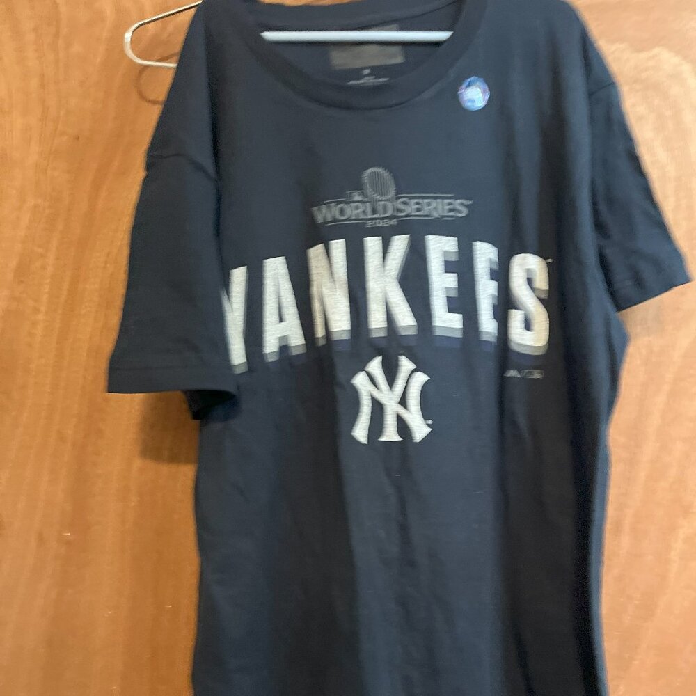 Men's New without tags New York Yankees 2024 World Series Shirt size M